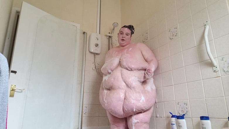 SSBBWLadyBrads: sprcha se chvěje a myje pt 3