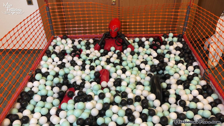 Miss_Fetilicious: The Ball Pit in Full Rubber