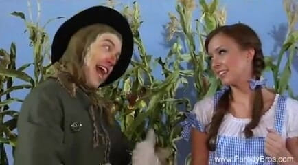 Parody Bros: Dorothy dostane její kundičku ošukanou strašákem