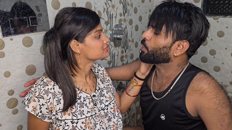 Aalox: bhaartiy desi ganv ki seksi bhaabhi apne devar ke saath...