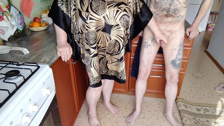 Zona901: roommate jerks off my cock in the kitchen