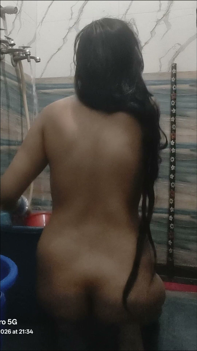 Desi bhabhi taking shower showing boobs pussy (Nancyjaisu786) Desi bhabhi taking shower showing boobs pussy (Nancyjaisu786)