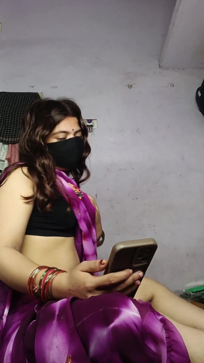 Kaambali: Desi Bhabhi Sougata palcowania