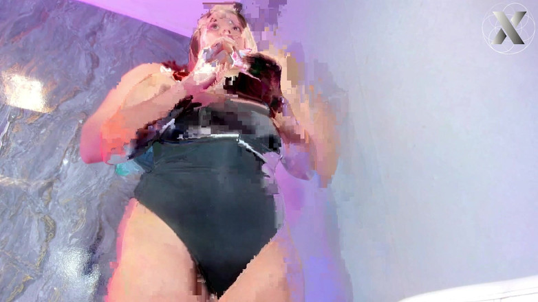 Squirt rain: Sexy holka je ošukaná obrovským robertkem