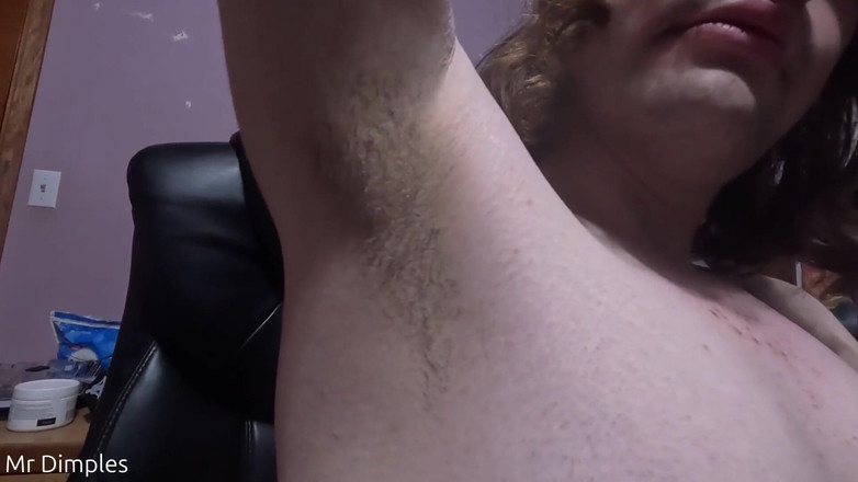 Mr Dimples: 5 dakikalık koltuk altı videosu