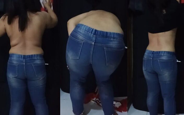Ayuningsih: Țigări care fumează în magazinul alimentar