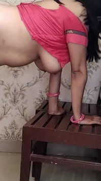 Bhabhi ditangkap abang ipar melancap menjadi seks desi liar