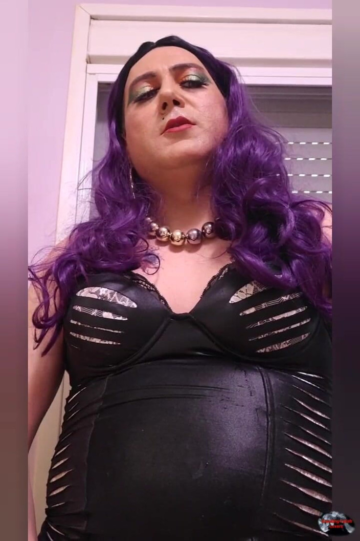 HollyCox: Holly Fucking Smoking and Cumming O Lilli S Cunt