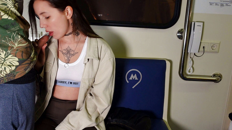 Ghomestory: Pompino e sesso nella metropolitana di Mosca! Ragazza succosa!