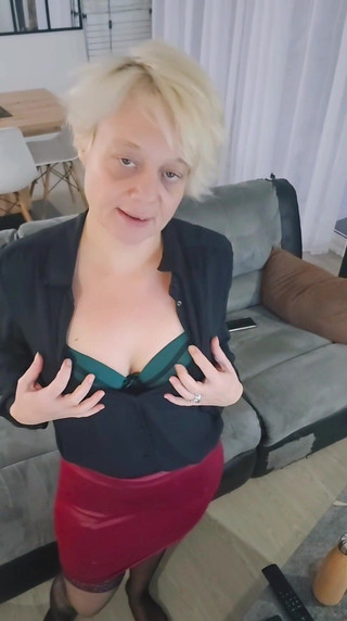 Sofy13: MILF Solo - krátké video