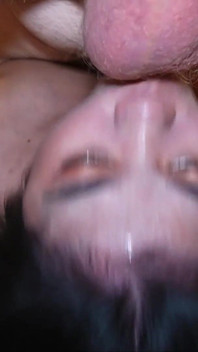 Entrenamiento De Garganta Profunda Y Anal Del Culo a La Boca Y Facial Para Una Asiática Tímida Y Gordita