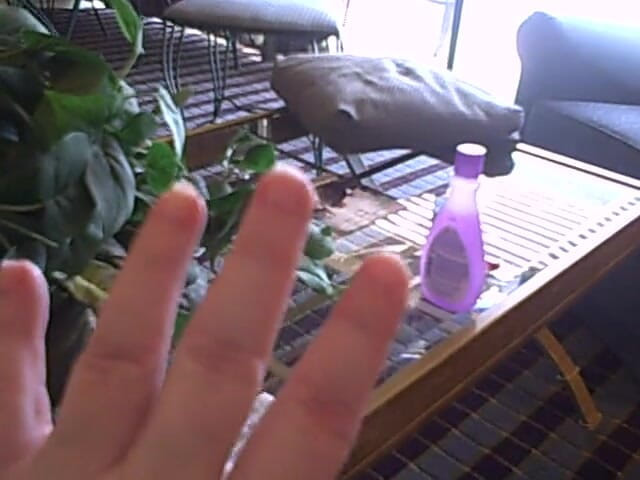 BBW nurse Vicki adventures with friends: Remove my toe and fingernail polish