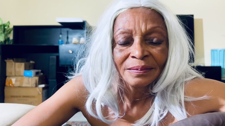 BongoXXX: Babička Miluje Sání Velkých Čůráků