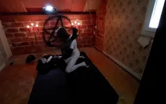 Ik neuk mijn sexy slechte gothic poesje goed - eerste standpunt