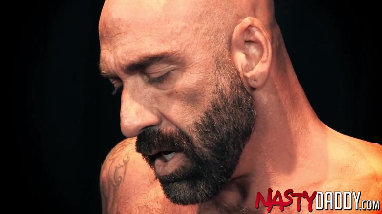 Nasty Daddy: 음란한 아빠 - 음란한 덩어리 Michael Roman 따먹기