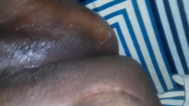 Savita sex video: Hôm nay, tôi đặt một quả dưa chuột vào âm hộ của...