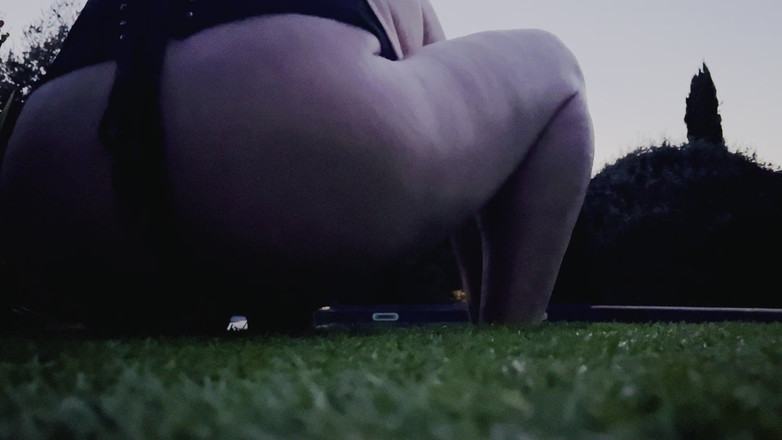 Gina World: Fundul mare cu pumnul 2