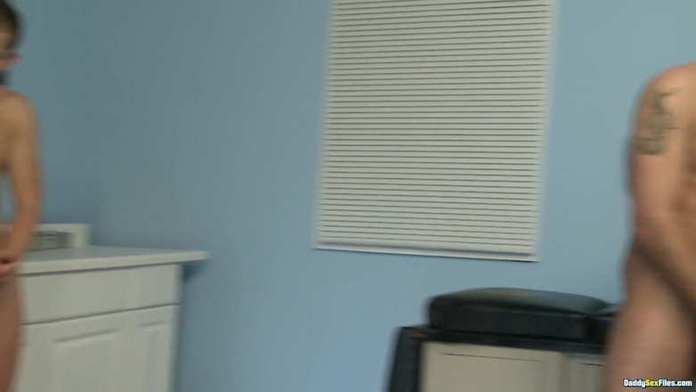 Daddy Sex Files: Hepsi yarak kremi için - bölüm 3