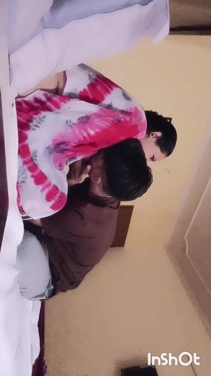 Sexgarl84: Girlfriend Left a Lot While Talking to Sister-in-law