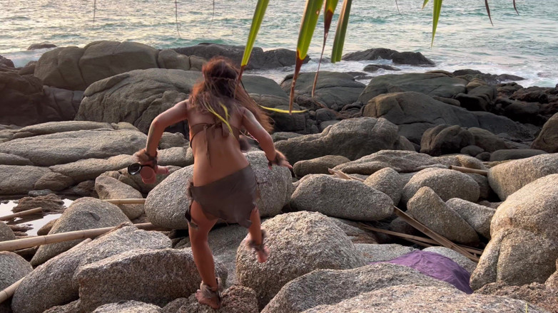 Monika Fox: Wild Amazon Monika Fox älskar anal och dubbel penetration med stora...