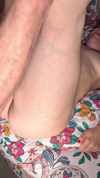 Üvey annem misyonerde büyük amını sikmemi ve iyi bir döllememi istiyor. Ev yapımı seks yakın çekim