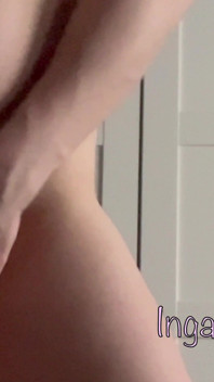 Strip-tease Blonde Et Se Masturbe