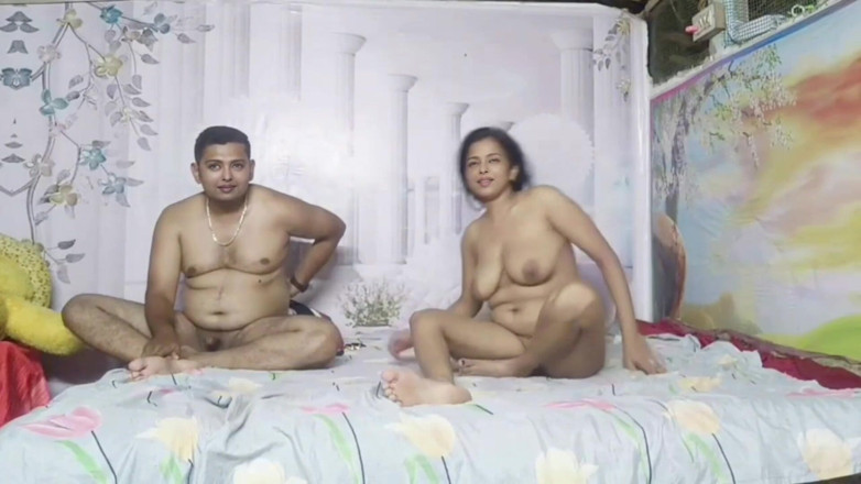 Hot-baby62: Trio con due fidanzati mi scopano insieme