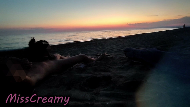 Miss Creamy: Dick Flash francuski nauczyciel milf ryzykowne obciąganie na plaży Maspalomas...
