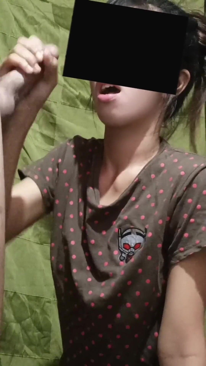 YammyPH: Pinay Girl First Time Sucking Cock