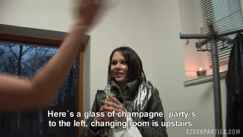 Czech Parties: Tjeckiska parter 5 - Del 1: 100 brunetter på Mega Party - POV med 100 brunetter...