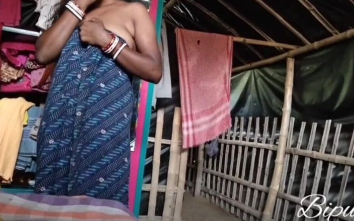 Hot Sex Bhabi: Indianca Pumi Bhabhi a venit după ce a luat baie și...