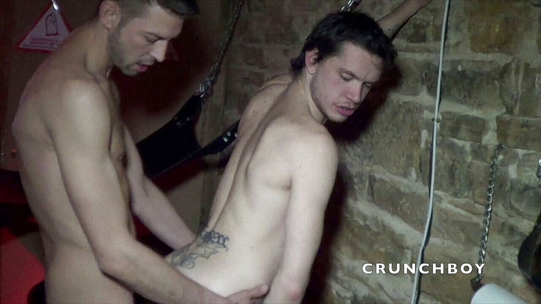 BAREBACK AND CREAMPIE CLUB: Ryan šuká bez sedla estebanem