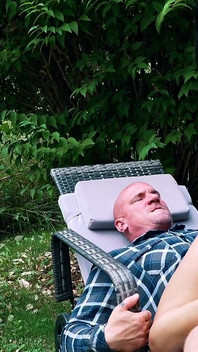 Error parental: padrastro fuerte folla hijastra latina caliente en el jardín