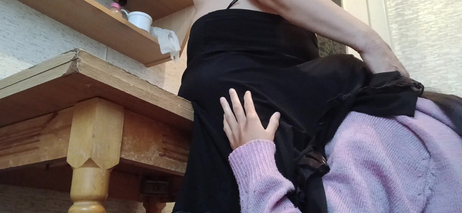 Lesbian-candys: 彼氏は私が彼の母親と一緒にいるところを見つけましたが、私が彼女のスカートの下にいたので、私たちがセックスしているのを見ていませんでした