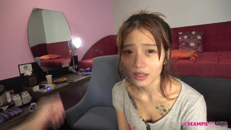 Creampie In Asia: Туга кицька була занадто маленькою