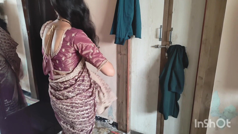 Desishycouple: shivaani pahli baar hastamaithun karti hai.