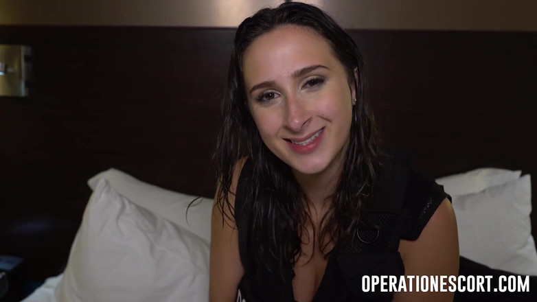 Operation Escort: Ashley Adams, große vollbusige brünette, von den beamten Brick und...