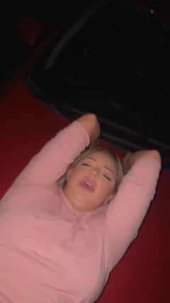 Brtish Chav fode estranho em estacionamento