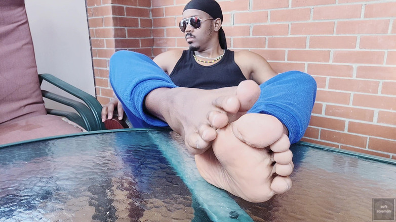 Soft Soleman: मैंने जिम के बाद अपने पैरों को सांस लेने दिया (2025)