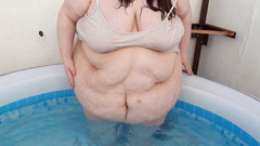 SSBBWLadyBrads: İRI GÜZEL KADıN JAKUZIDE VÜCUDUNU GÖSTERIYOR