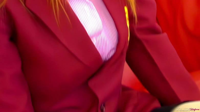 College Uniform: Filmando Con Fi Stevens