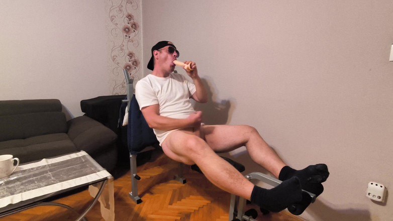 Toma Cross: Dildo neuken en masturberen