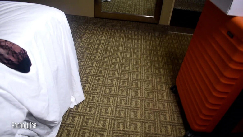 PornoJuice Faphouse: Procace ragazza bianca di colore da un principe africano con...