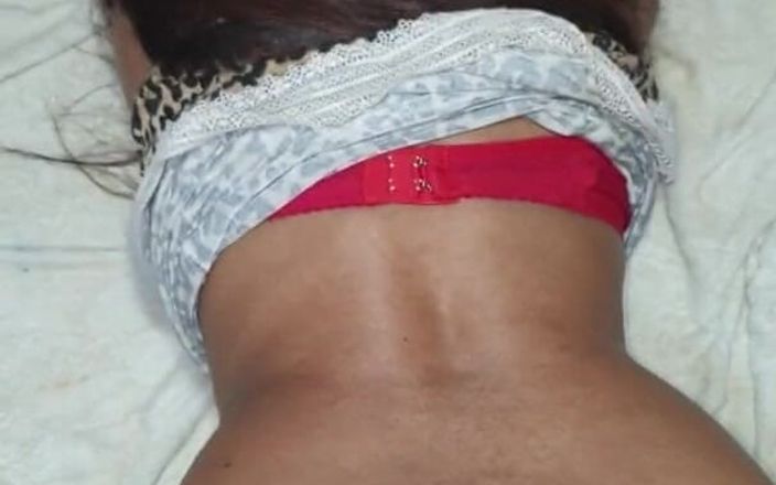 Hotwife Srilanka: Troia moglie sottomessa che chiede un altro cazzo nel buco...