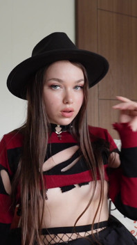 Freddy's Not in Your Dreams Tonight.i Am - garota krueger se toca.