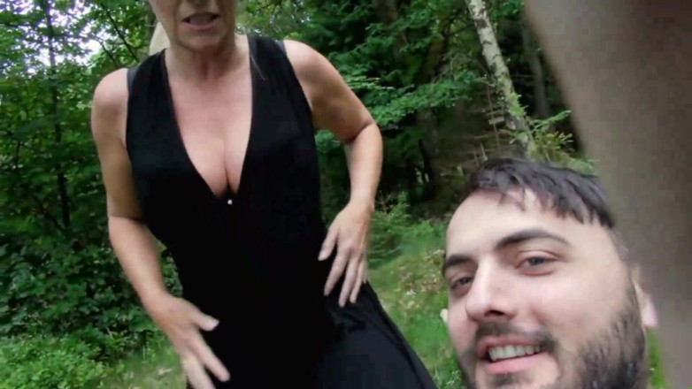 Deutschland porn: German Amateur MILF with Big Tits Outdoor Fucked in Countryside
