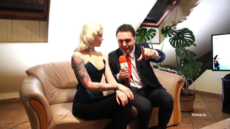Andrea Dipre Channel: Andrea Dipre má rozhovor s blondýnou