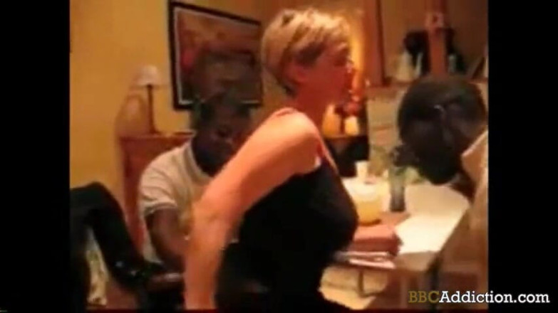 Cuckold MILF: เสพติดควยดำ - 100% วิดีโอโป๊สมัครเล่นและถ่ายเอง MILF ติดควยดำและเย็ดต่างชาติ คอลเลกชันควยดำที่ใหญ่ที่สุด