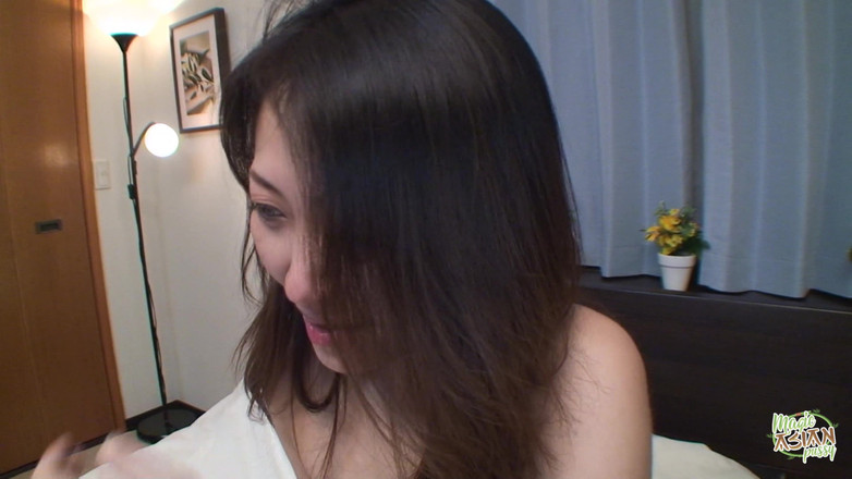 Magic Asian Pussy: Questo spinge il cazzo che voleva dentro di lei e...