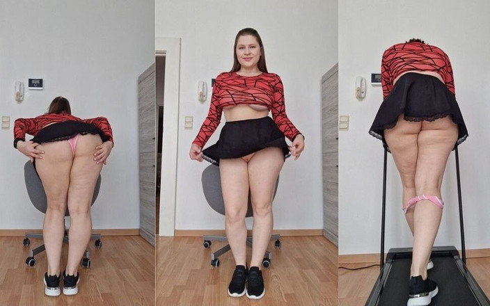 Tina Angel: 用/不穿内裤的裙底风光戏弄